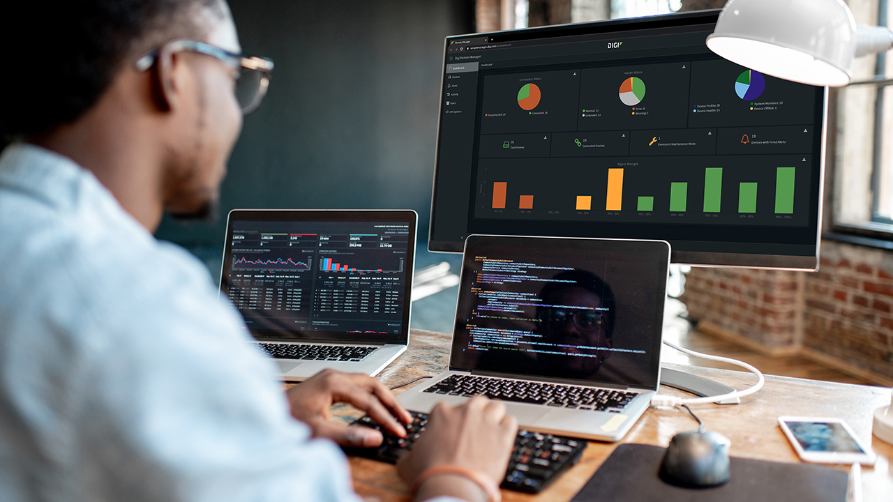 Netzwerktechniker mit Digi Remote Manager