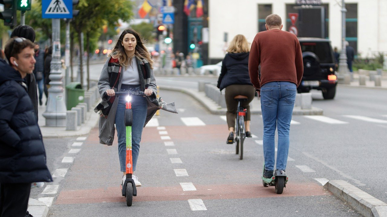 Mikromobilität - Scooter und Fahrräder