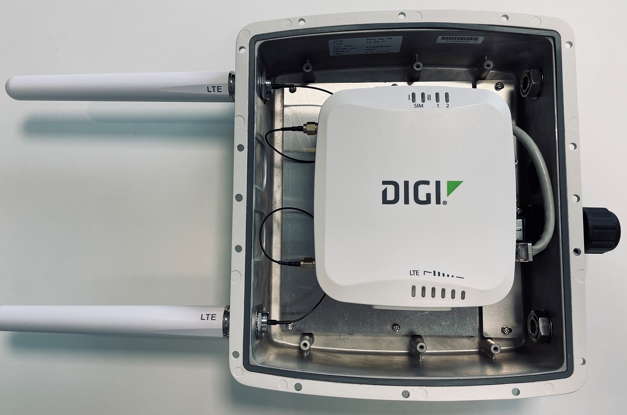 Digi MobilfunkRouter auf dem Boot installiert